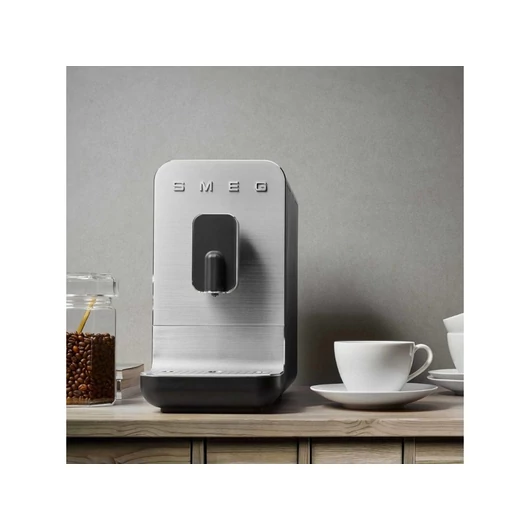 SMEG AUTOMATA KÁVÉGÉP, Basic, szálcsiszoltalumínium front