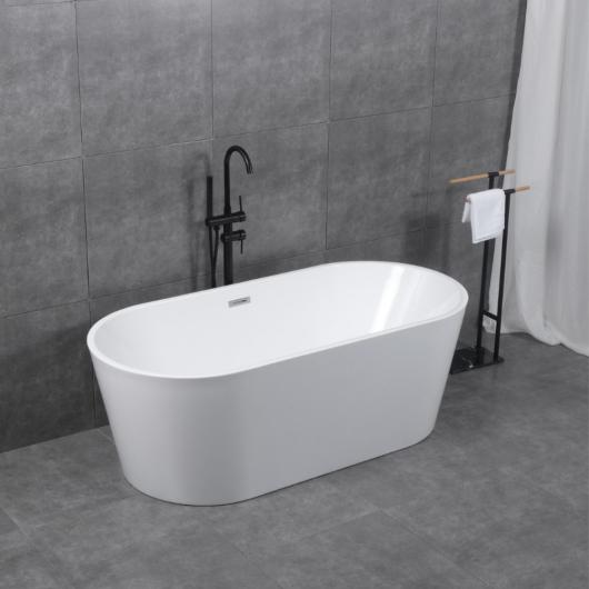 Fira szabadon álló kád